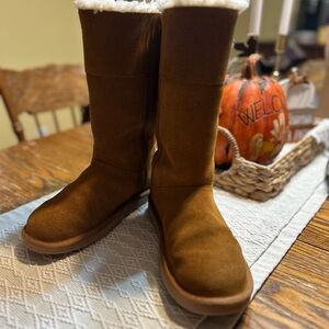Koolaburra Tan Suede Boots with Plush Lining